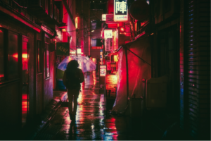 Les Izakaya (bars traditionnels japonais) fourmillent dans les rues japonaises, autant d’endroits pour déguster du saké
